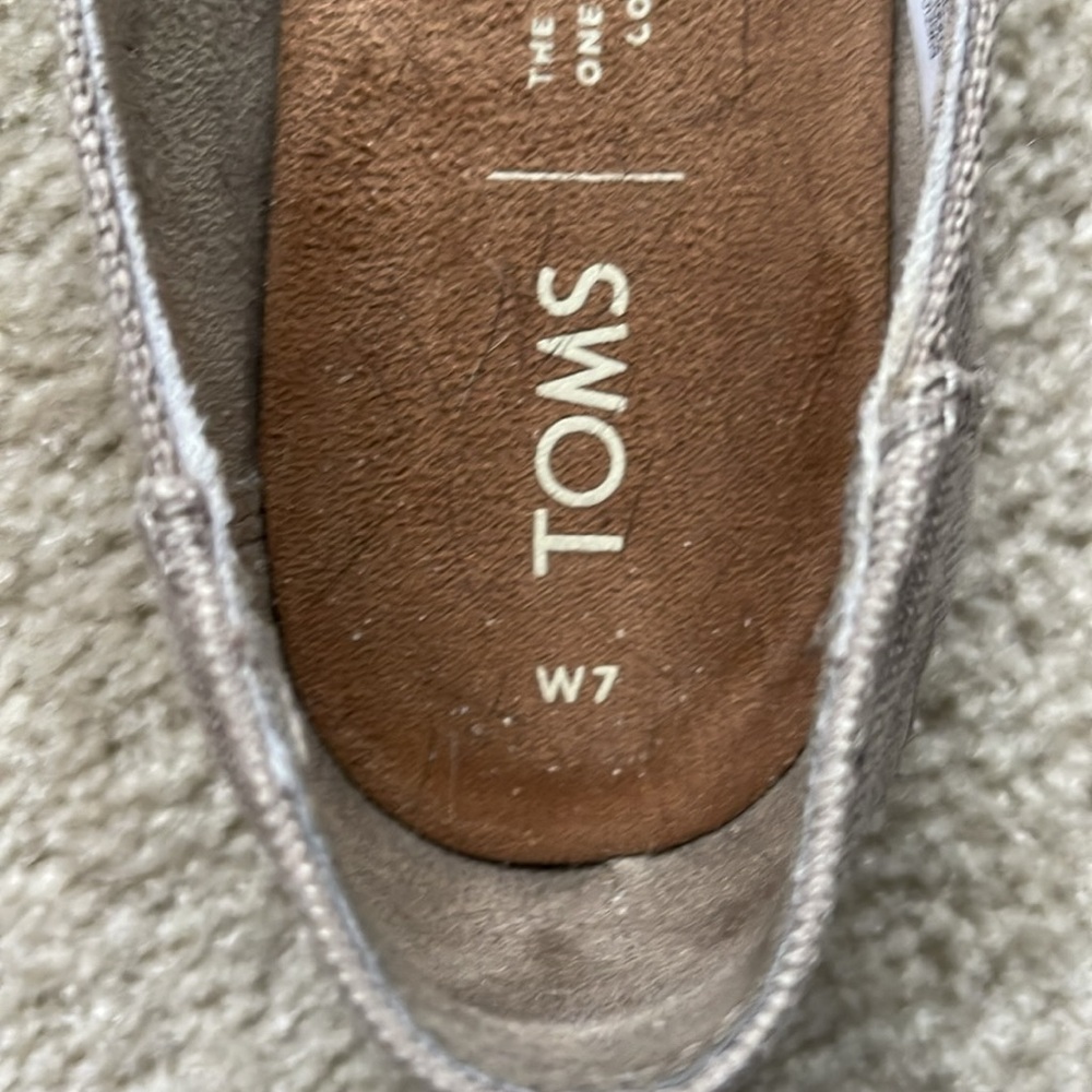 Tom’s size 7 flats, taupe suede - Picture 2 of 3